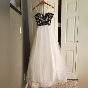 Gorgeous wedding or prom dress